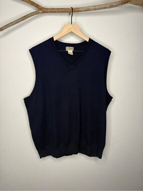 L.L. Bean Men's Dark Navy V-Neck Sweater Vest